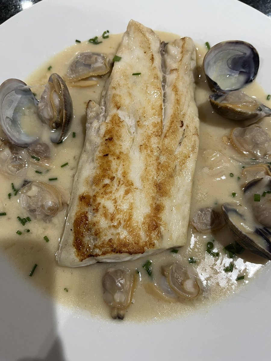 rexgoldsmith's tweet photo. Line caught Cornish bass, Dorset clams, chive beurre blanc. #teatimesnacks. https://t.co/PaJcnaczl4