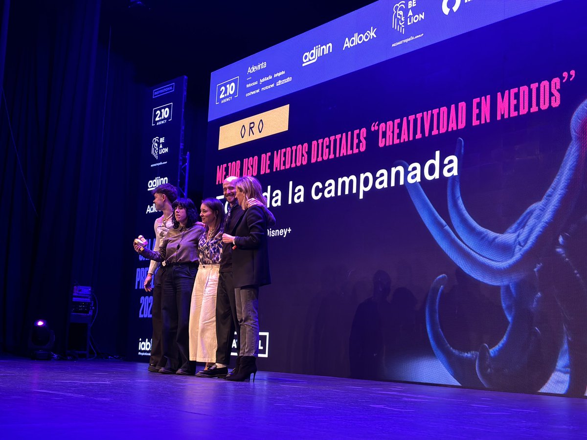 El Publicista (@elpublicistacom) on Twitter photo 🏆 ORO al Mejor uso de los medios digitales - Creatividad en Medios 🏆
🥇 ‘Echo da la campanada’, de Bungalow25 para Disney+
<a href="/B25_LaAgencia/">Bungalow25 - La Agencia -</a> <a href="/DisneyPlusES/">Disney+ España</a>
#inspirational24 🏆 ORO al Mejor uso de los medios digitales - Creatividad en Medios 🏆
🥇 ‘Echo da la campanada’, de Bungalow25 para Disney+
<a href="/B25_LaAgencia/">Bungalow25 - La Agencia -</a> <a href="/DisneyPlusES/">Disney+ España</a>
#inspirational24