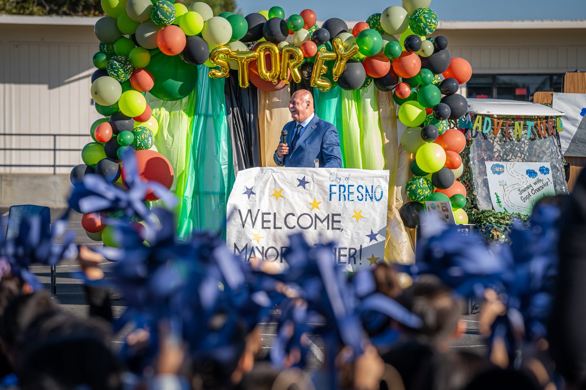 MayorJerryDyer's tweet photo. WOW! I was blown away this morning by the energy and spirit at Storey Elementary's Character Counts Rally! 🙌🎉

I spoke to the students about the importance of character, good choices, and seizing opportunities in your life. https://t.co/N5XLY7Ei82