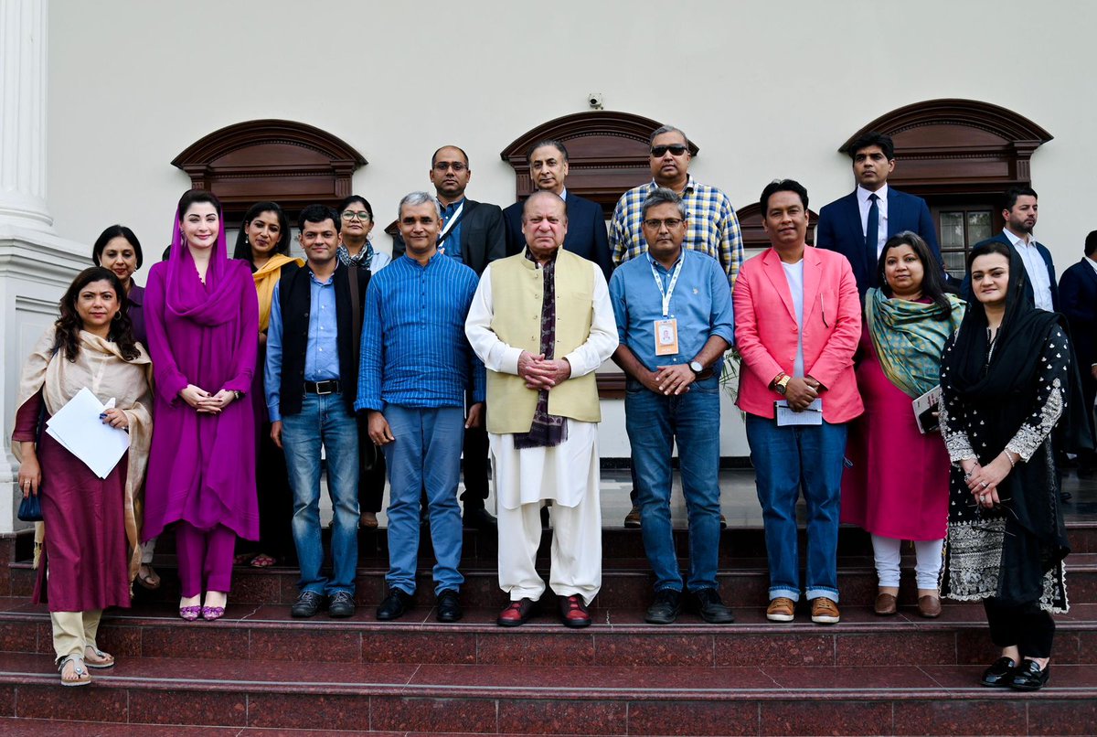 في لقاء مع الوفد الهندي، نواز شريف يحمل عمران خان مسؤولية تدهور العلاقات الهندية الباكستانية
نواز شريف قال إن نوعية اللغة التي كان يستخدمها عمران خان للهند لا تليق بأي زعيم!!
#باكستان