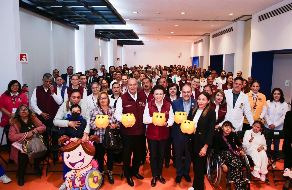 natycastrejonv's tweet photo. Cada niña y cada niño está llamado a lograr su autorrealización, a desplegar sus posibilidades y a desarrollar todo su potencial: en el arranque del Boteo Teletón 2024, reafirmamos nuestro profundo compromiso de apoyar las nobles acciones de la Fundación Teletón, un equipo multidisciplinario que transforma vidas brindando atención integral a personas con discapacidad, autismo y cáncer.

Confiando en la generosidad de nuestra comunidad educativa, les invito a participar con mucho entusiasmo y convicción, sabiendo que cada aporte es una chispa de esperanza que contribuye a un mundo más equitativo e inclusivo.

@CRITHidalgo
#TodosSomosTeletón
#NatyCastrejón