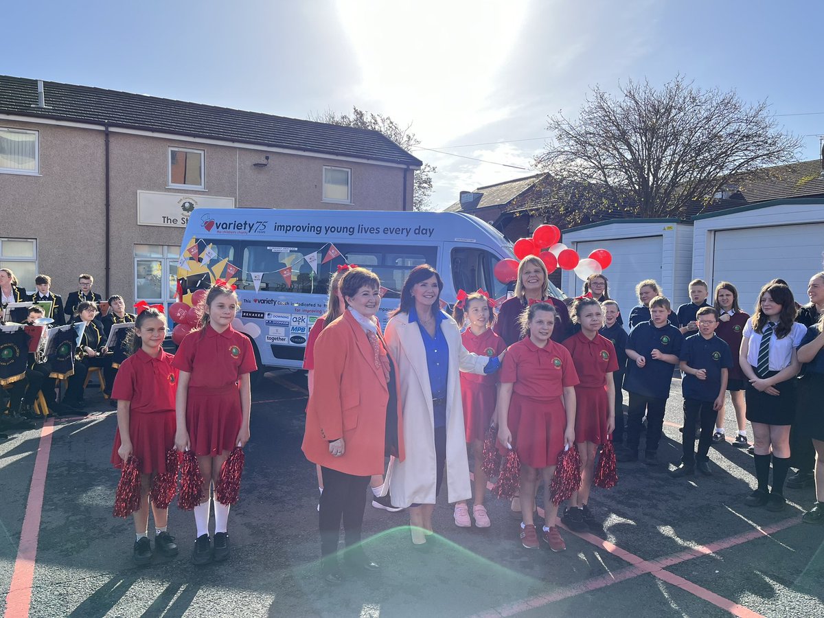 PCABlackpool's tweet photo. Today we were joined by ‘Blackpool Royalty’ as we welcomed Maureen &amp; Denise Nolan, Lyn Staunton from Variety and members of FOPCA for the presentation of our new minibus. Our Band, Choir and Dancers entertained our guests to ensure they were all ‘In the mood for dancing!’ 🎤🎶 https://t.co/pccFTtpb4b