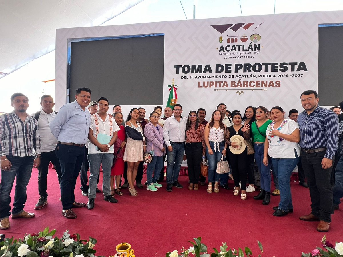 SoyPavelGaspar's tweet photo. 🎉 Felicito a Lupita Bárcenas, quien ha tomado protesta como Presidenta Municipal de #AcatlánDeOsorio. 

🎉 ¡Mucho éxito en esta nueva etapa!

#AcatlanDeOsorio #Diputado #PavelGaspar #Distrito23 #Congreso #Puebla #Recorrer https://t.co/YOkteLJ1KP