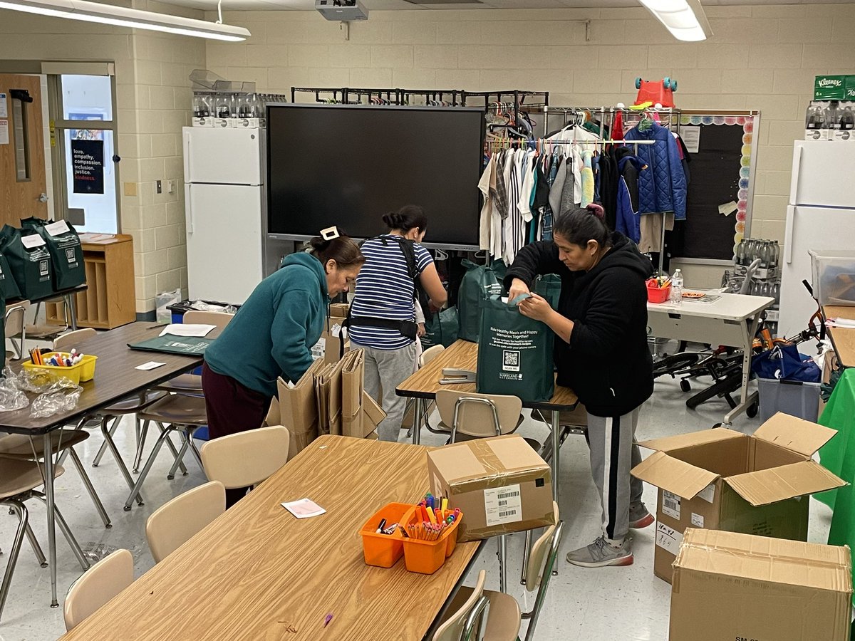 Arcola ES Community School Liaison tweet media