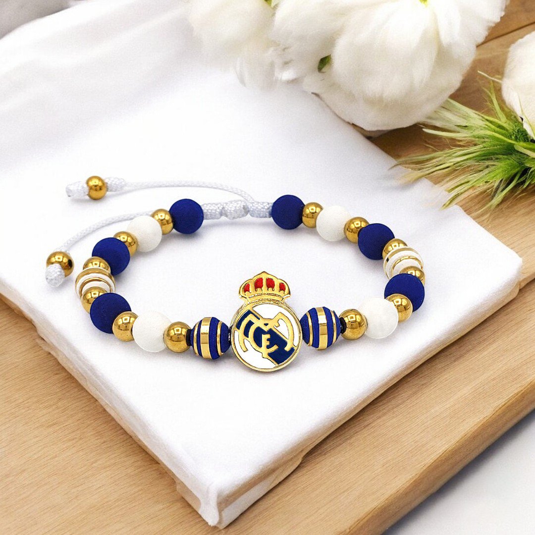 iconic_str's tweet photo. Hermosa Pulsera Real Madrid 💙🤍 Elegancia y Calidad Garantizada ✅️

Disponibles en https://t.co/i9P014lm4r 👈

#iconicstore #accesorios #moda #joyas https://t.co/2hACN1froQ
