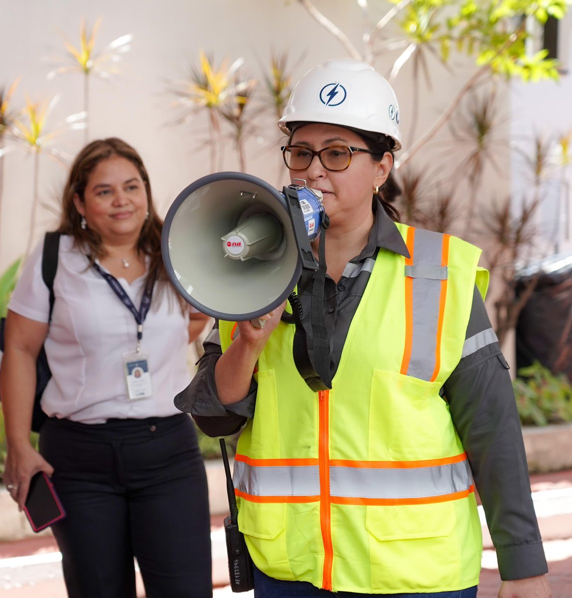 CEL_ElSalvador's tweet photo. Hoy participamos en el Simulacro Nacional de Evacuación ante Terremotos 2024, coordinado por @PROCIVILSV. 

Como institución que garantiza la generación de energía para todos los salvadoreños, debemos estar preparados ante movimientos telúricos inesperados. 🚨 https://t.co/JaSUmumjjO