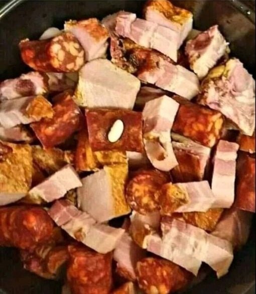 Sremac kad kuva pasulj. 😂