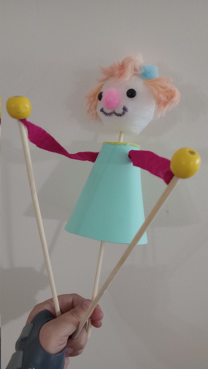 FurryPuppetry's tweet image. Will you be at @FurFest ? Join us for TWO incredible fabrication workshops! For our beginners we'll have a Rod Puppet Workshop, and for our advanced crafters we're offering a Hand and Rod Workshop where you get to build a SNOOF! WITH ARMS! (pattern courtesy of @AdamKreutinger)