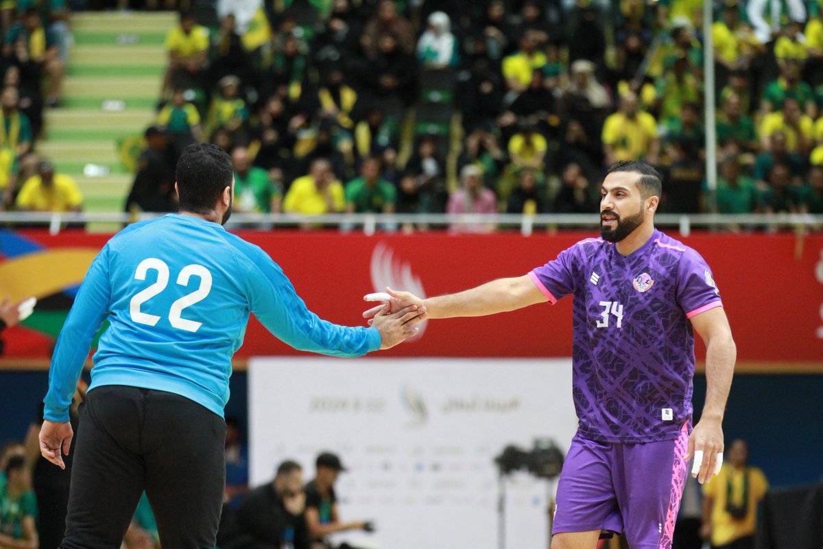 حسن آل تريك حامي القلعـة 🥇✨ 

تصدياتك الحاسمة التي وصلت إلى 24 تصدي بنسبة نجاح 50% تعتبر رقمًا عالميًا.. 

أنت حقًا درع الفريق وأحد أبطالنا! 🤾‍♂️💪 

#نادي_الهدى | #بيننا_أبطال