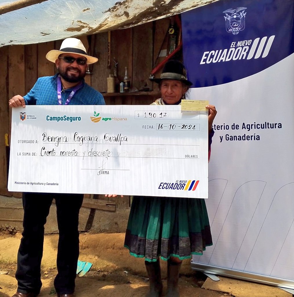 Agricultura_CZ6's tweet photo. #Cañar | Entregamos dos cheques de indemnización por afectación a cultivos de maíz suave en el sector Arrayan Dormido, comunidad Motilon, parroquia General Morales, a través del Proyecto #CampoSeguro en coordinación con la aseguradora y técnicos del MAG.
#ElNuevoEcuadorResuelve https://t.co/rxoMJspi1Q