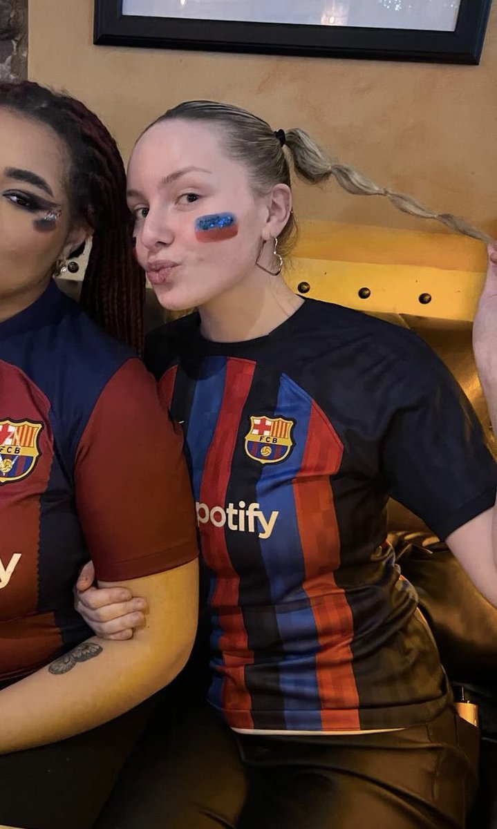 ruthogr4dy's tweet photo. who said there aren’t any pretty barca girls? 🤨💙❤️ https://t.co/eKAiIg0W7o