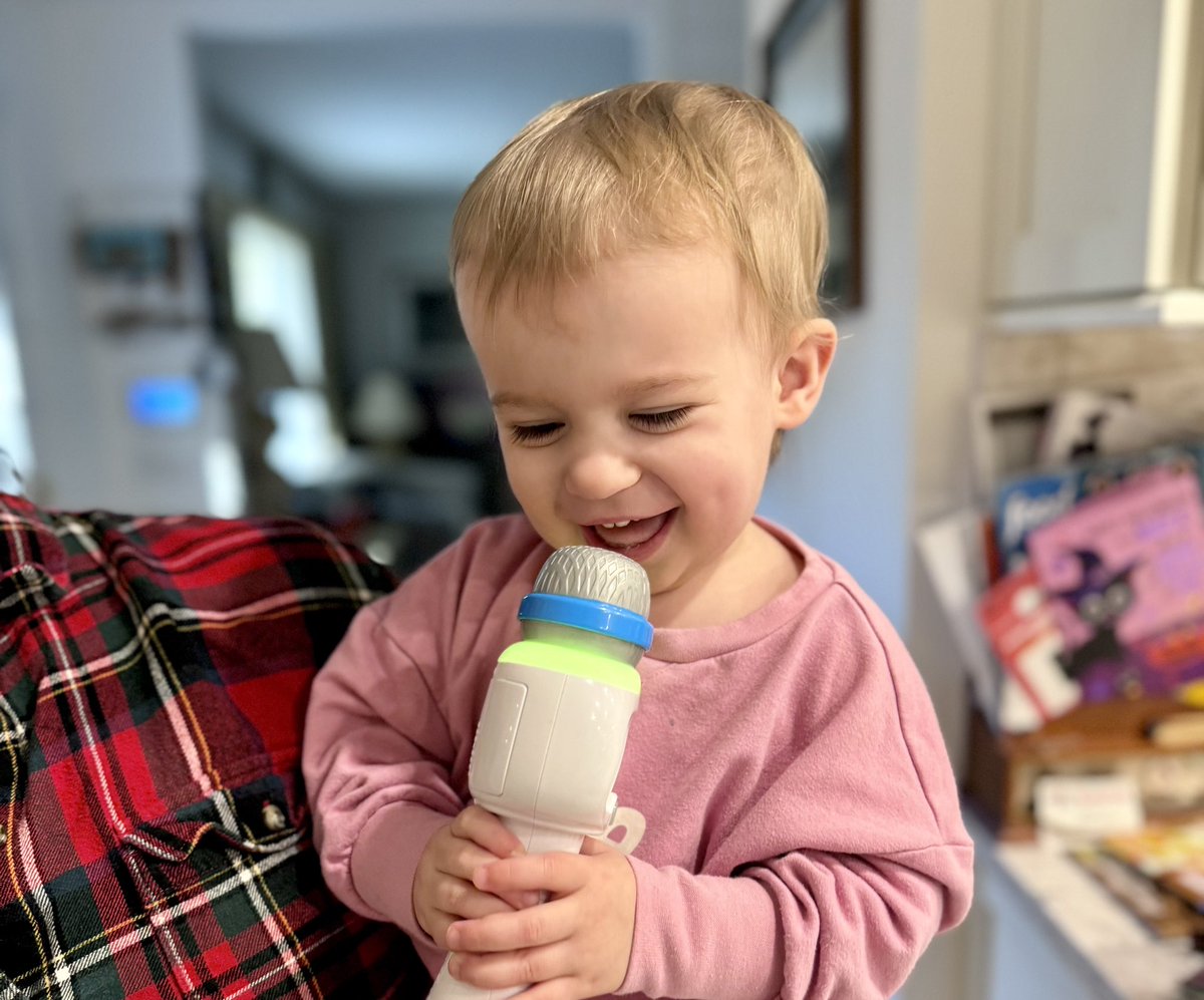 Got a little help warming up for my first ever NLCS game 🥰💙🧡 #LGM