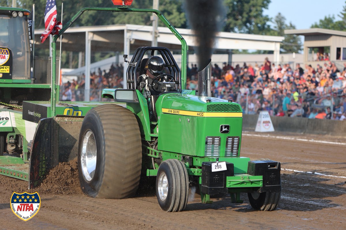 NTPApull's tweet photo. Photo of the Day: Epic shot of Never-A-Nuff at the Fort Recovery Nationals!! #tractorpulling #lightpro #ntpa https://t.co/68gIsaFxGu