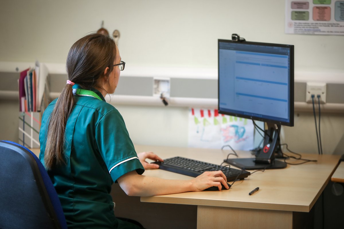 treloars's tweet photo. We are seeking an organised, efficient and approachable individual to provide comprehensive administrative support to the healthcare team. 

💚Health Centre Administrator
👉21 hours per week
👉Up to £11,649.71 per annum
👉Term-time only contract

Visit: https://t.co/FwReHkwpE4 https://t.co/SEiLwwSkk6