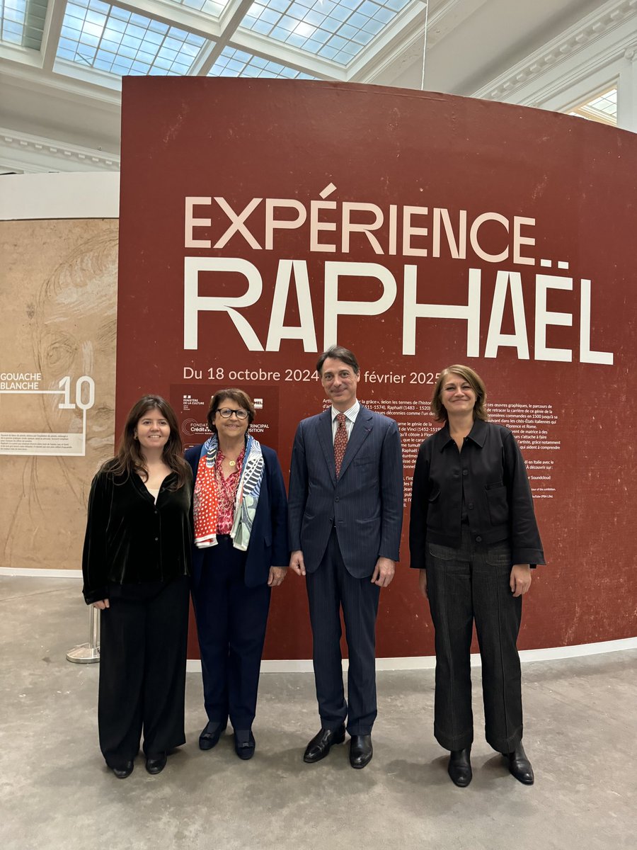 ItalyinParis's tweet photo. Missione consolare a Lille. Incontro di cortesia con la sindaca @MartineAubry.
Inaugurazione mostra Expérience Raffaello al Palais des Beaux Arts. Incontro con gli studenti di italiano del Liceo Montebello. @lillefrance @lyceeinter https://t.co/PXkZ1EcPlF