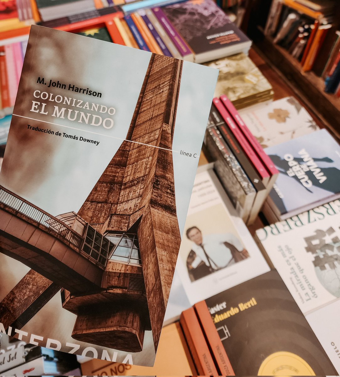 eternacadencia's tweet photo. 💥@interZona nos trae esta novedad de #MJohnHarrison "Colonizando el mundo" 📖
Traducción de #TomásDowney ⬇️ https://t.co/nhbFWVRf63