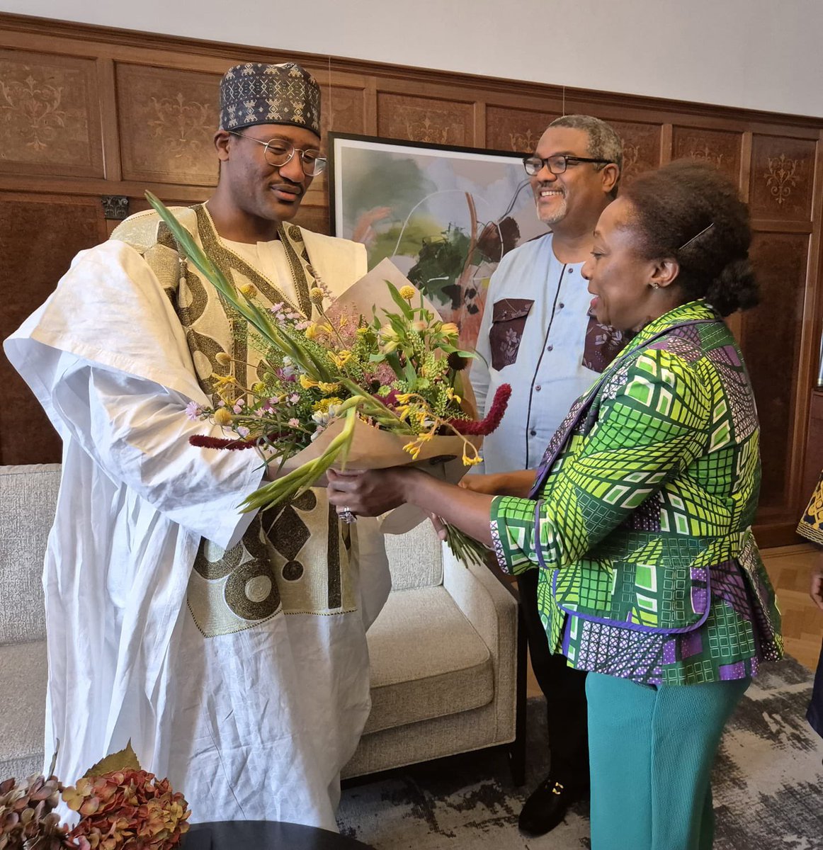RoidesBamoun's tweet photo. En compagnie de M. Thierry HOT, Président de Pivotal African Network et Président de Rebranding Africa Forum qui est venu me souhaiter la bienvenue. https://t.co/WkNqf2hLGo