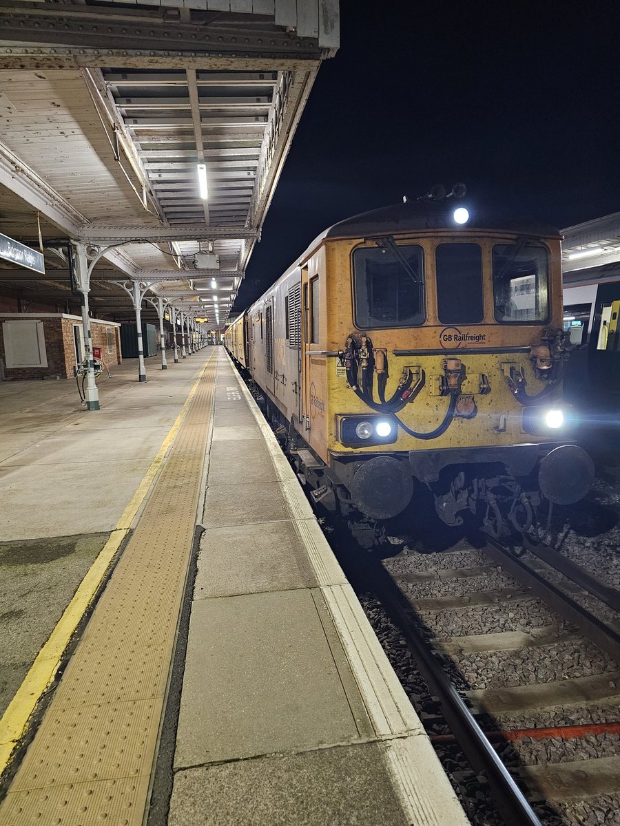 RB069Les's tweet photo. 73962/965 sit at bognor regis on 1Q76 https://t.co/OIPpbatY7F