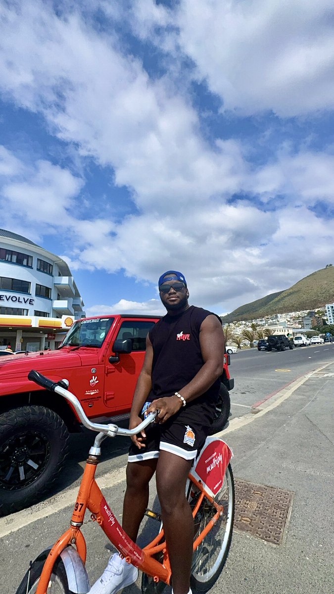 𝑳𝒆𝒕 𝑬𝒗𝒆𝒓𝒚𝒐𝒏𝒆 𝑬𝒗𝒐𝒍𝒗𝒆 tweet media