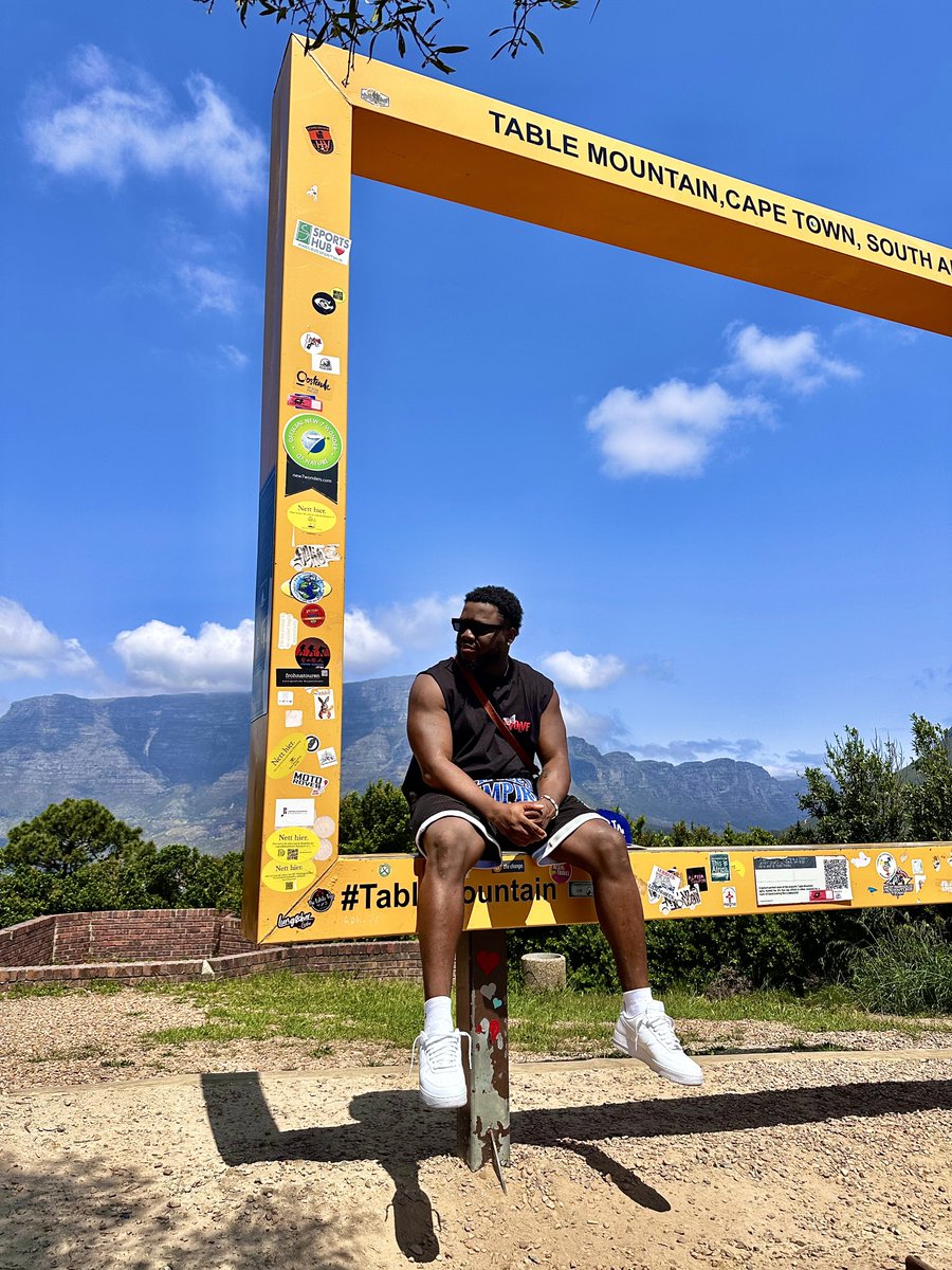 𝑳𝒆𝒕 𝑬𝒗𝒆𝒓𝒚𝒐𝒏𝒆 𝑬𝒗𝒐𝒍𝒗𝒆 tweet media