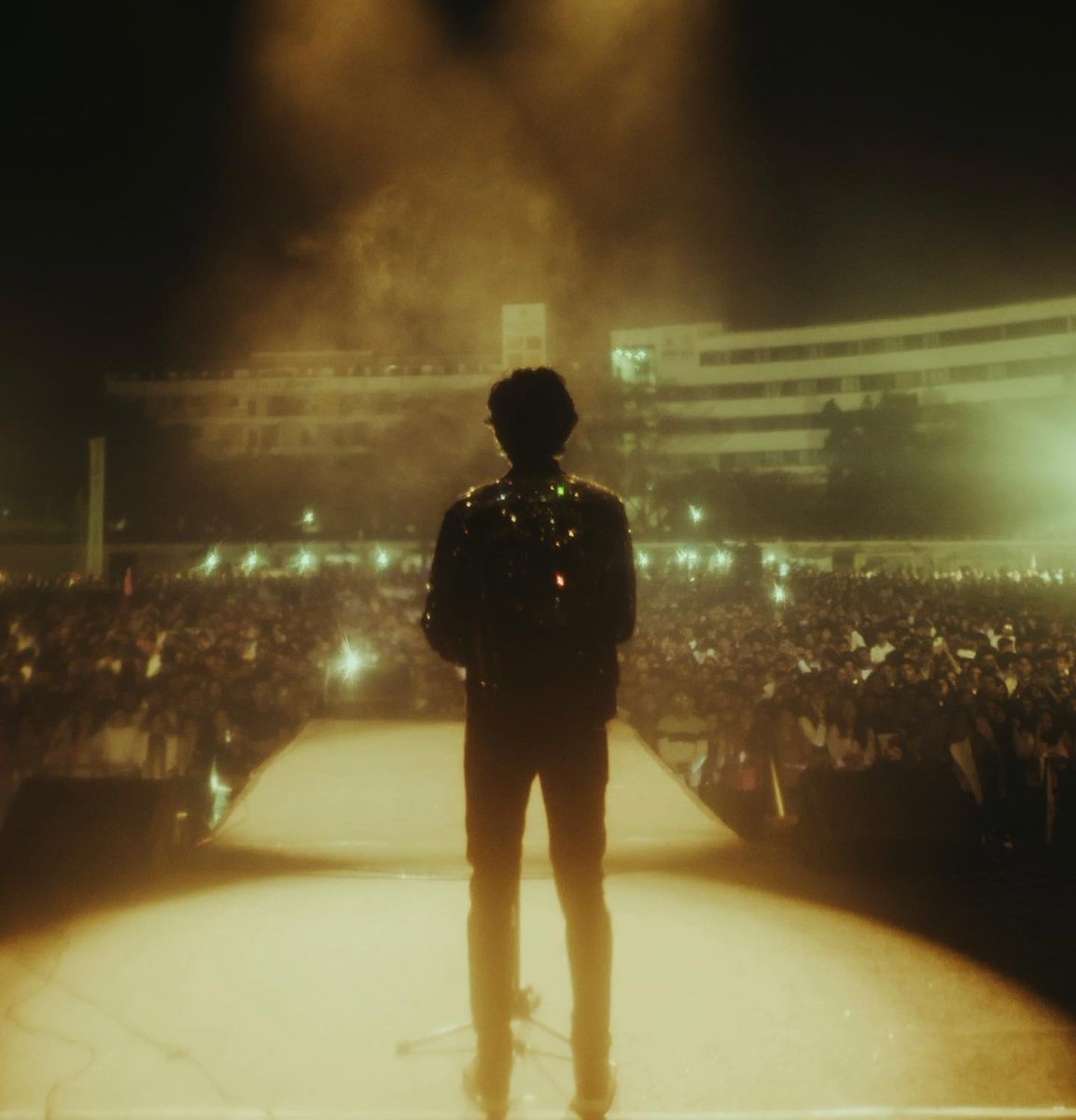 ManshiDS's tweet image. SADKO SE UTHAKE AMBAR PE, MAIN HE HOON MAIN HE HOON 🔥 @DarshanRavalDZ

you made it Darshan ✨

OUT OF CONTROL OUT NOW
HAPPY BIRTHDAY DARSHAN RAVAL 
#DarshanRavalTurns30 #OutOfControl