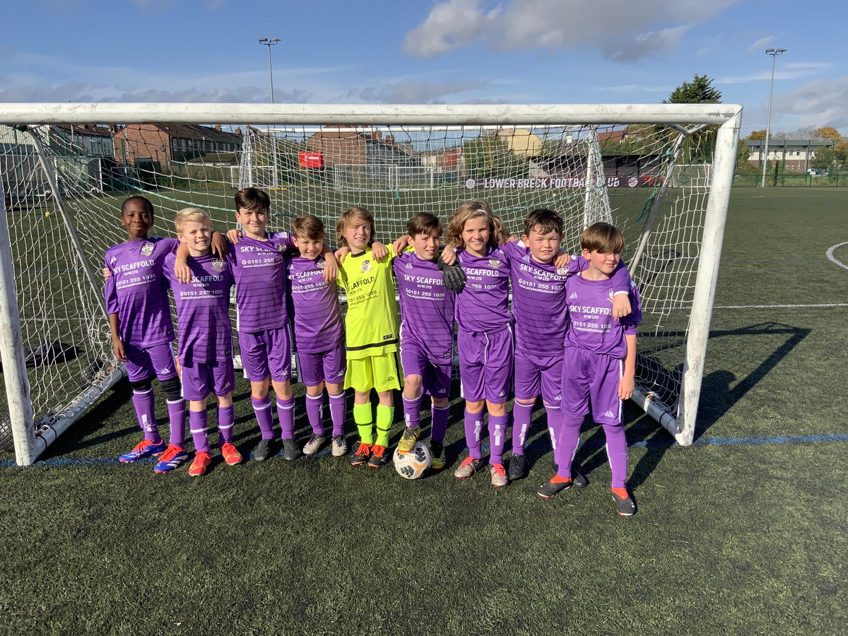 Runnymede St Edward's Catholic Primary School (@runnymedested) on Twitter photo A good start to our <a href="/LFCFoundation/">LFC Foundation</a> Mini League with a hard fought victory over <a href="/LeamingtonPri/">Leamington_Primary</a> . We even had the chance for a photo with ex LFC player Stephen Wright and the Champions League Trophy. ⚽️👏 #RunnymedeSport #LFCFoundation A good start to our <a href="/LFCFoundation/">LFC Foundation</a> Mini League with a hard fought victory over <a href="/LeamingtonPri/">Leamington_Primary</a> . We even had the chance for a photo with ex LFC player Stephen Wright and the Champions League Trophy. ⚽️👏 #RunnymedeSport #LFCFoundation