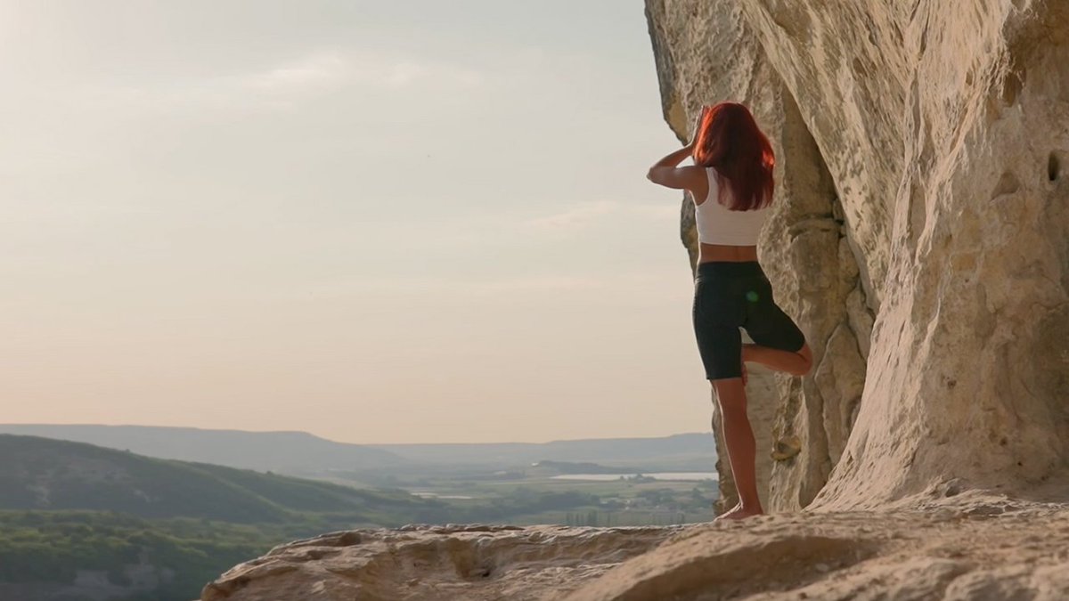 NDAlumni's tweet image. What'll it take to zap the Yellow Jackets in ATL? Super Bowl Champion and Notre Dame radio analyst Ryan Harris '07 breaks it down before the Irish take on Georgia Tech. #GoIrish ☘️#BeatYellowJackets 🐝

📽️➡️ youtu.be/YiFQnswR5O4