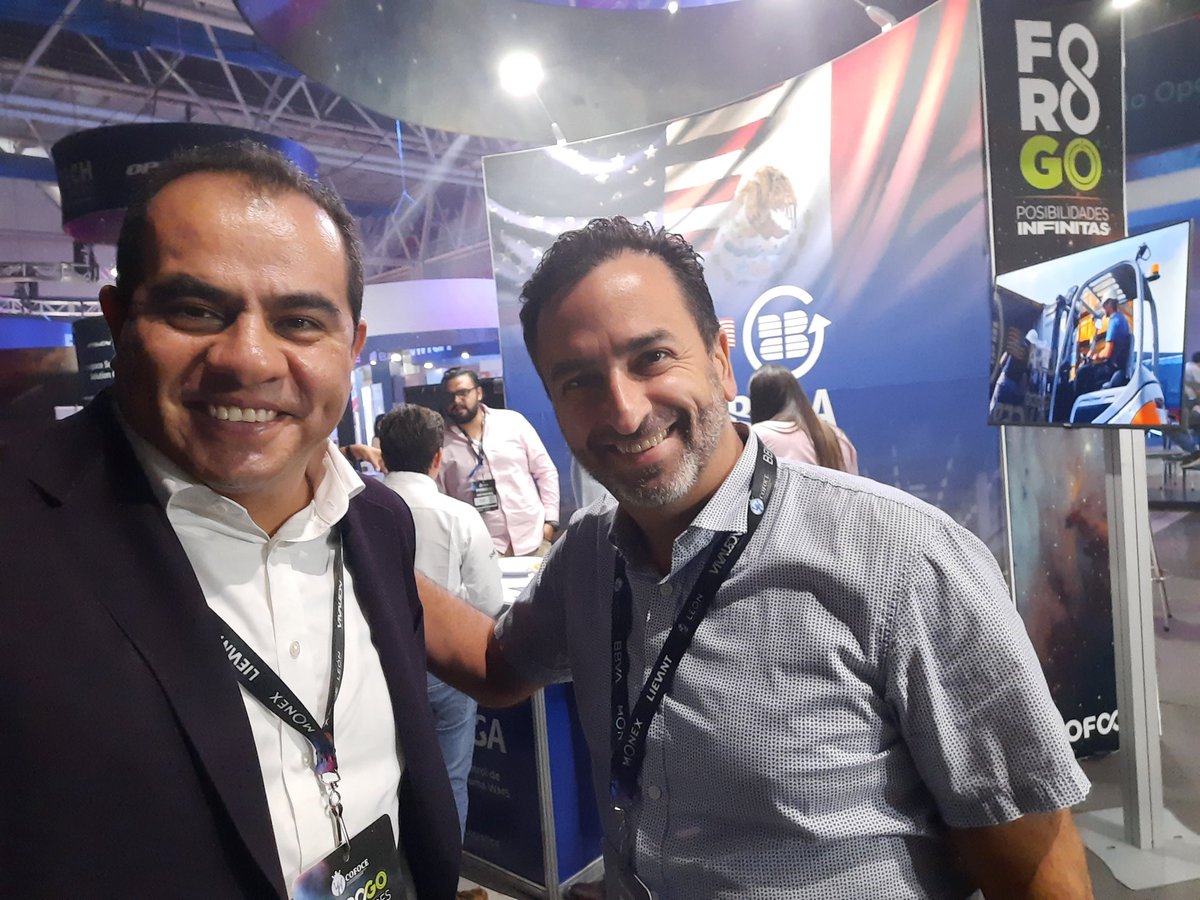 JUANP_DELEON's tweet photo. Pura gente chingona en el #ForoGo de @COFOCE https://t.co/K8JXlg3gHW