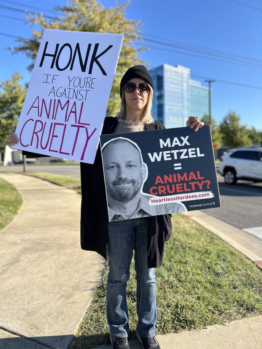 ShingoMouse's tweet photo. @Hardees This user wants Hardee’s to start reporting progress on its cage-free egg commitment! #Hardees 

https://t.co/cSG1iQl3nj