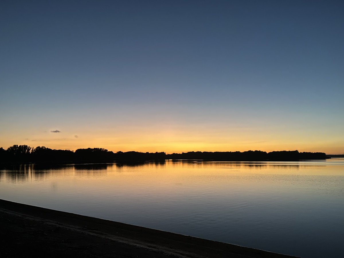 Atlas 3 Comet and a beautiful sunset this evening. Also 2 Rock Pipits on <a href="/GrafhamWater1/">Grafham Water</a> dam and Brambling over. Lots of Tawny Owl activity this evening too <a href="/CambsBirdClub/">Cambs Bird Club</a>