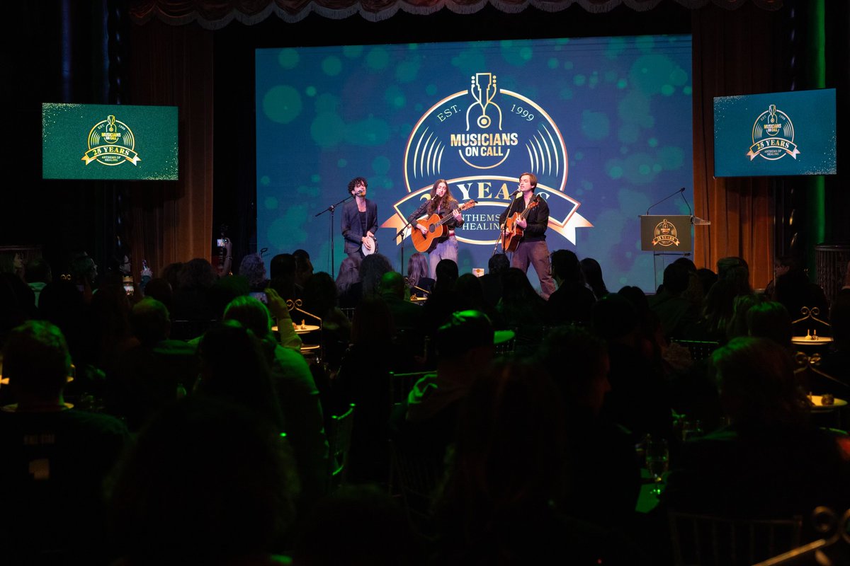 Last night we had the honor of celebrating our dear friend <a href="/amoslee/">Amos Lee</a> at the <a href="/musiciansoncall/">Musicians On Call</a> Anthems of Healing event. What a special night and a beautiful organization. 

📸: <a href="/JeanetteDMoses/">Jeanette D. Moses</a>, @arenotphotos