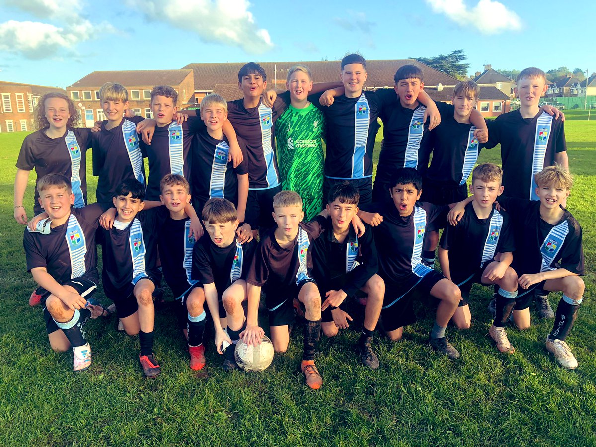 A feisty game in the <a href="/WelshSchoolsFA/">Welsh Schools' F.A.</a> cup from the Yr 8 <a href="/StJuliansSchool/">St Julian's School</a> team tonight. 
Credit to <a href="/StJoesRCpe/">SJHS PE Department</a> who played some outstanding football from the whistle. 
We somehow managed to scrape to full time level, and then go on to win the penalty shoot out👏🏼

Goals: Ella, Lawrie
