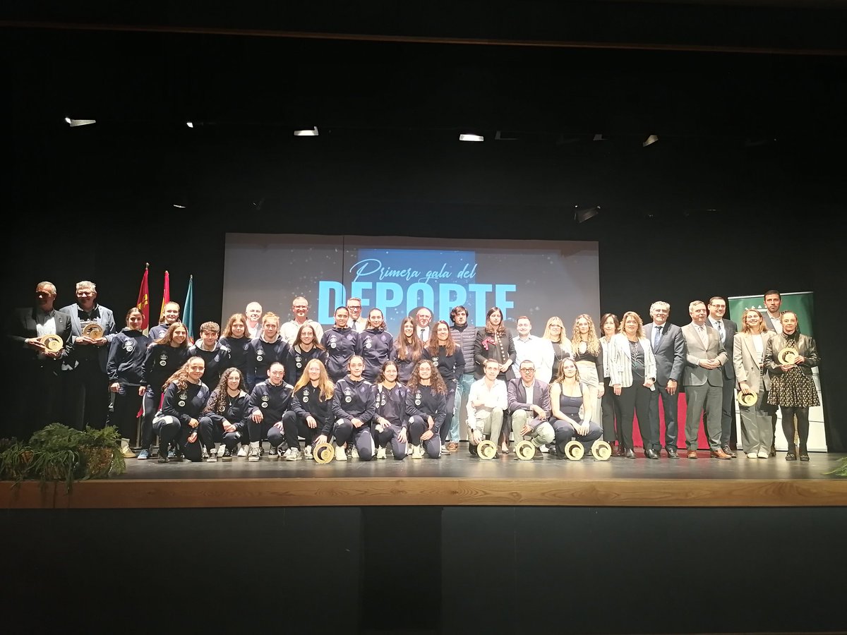 📸 Premiados en la I Gala del Deporte de <a href="/AytoSimancas/">AyuntamientoSimancas</a>