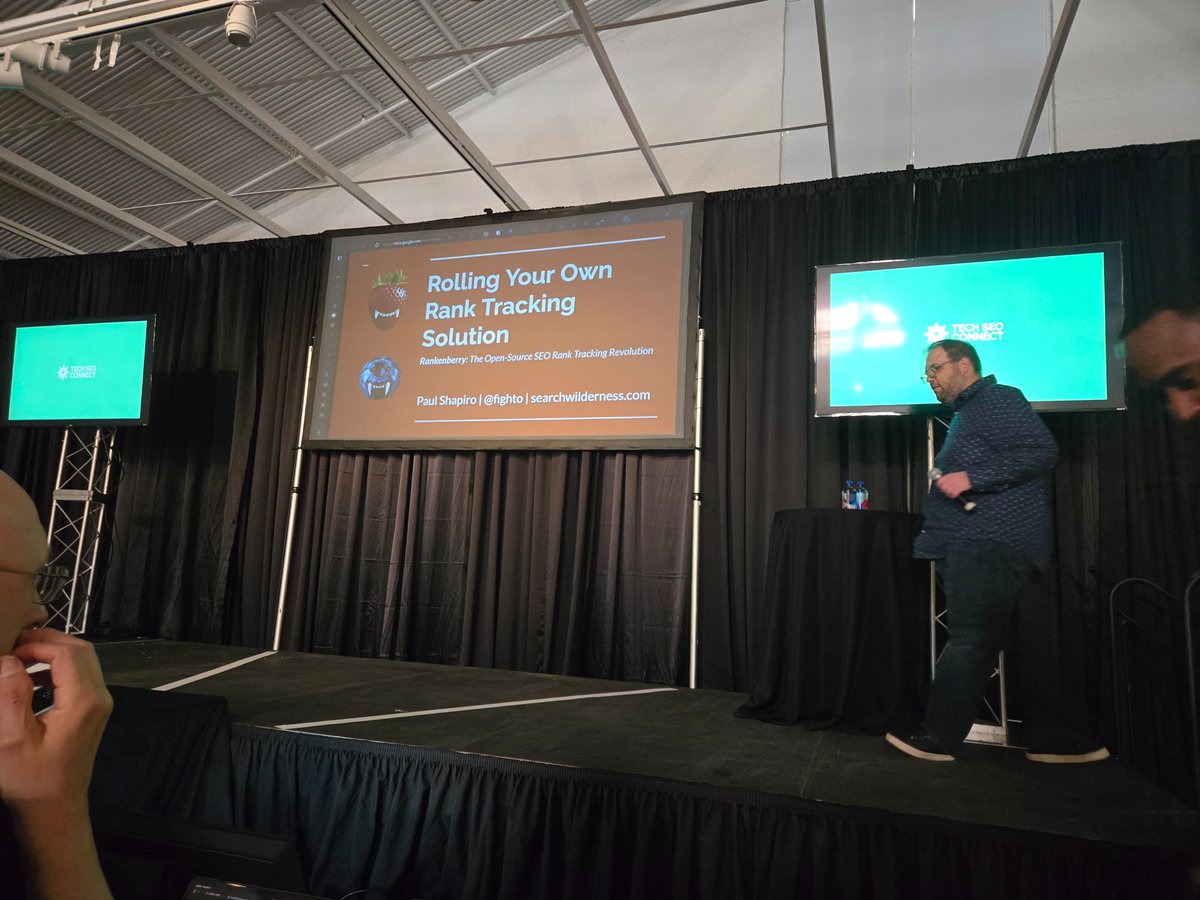 taterdev's tweet image. @fighto  out here with rakenberry!! Loving this talk 🍓  #techseoconnect