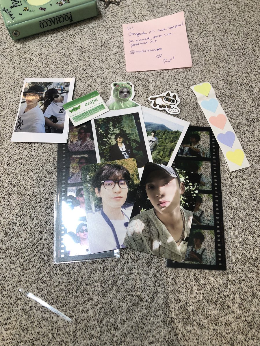 _caoli_'s tweet image. feedback super positivo pra @Radoscoups , me vendeu dois kits nana tour gyu e wonu, vieram super bem embalados e protegidos, além dos brindes, mt obrigada 🫶🏻