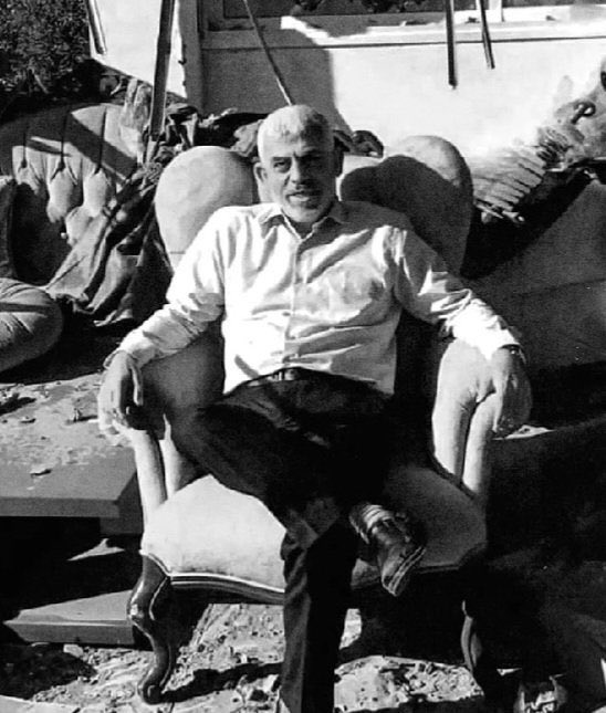 FarukDinc_'s tweet photo. Yahya, 'yaşayan' demektir.
O ölmedi…
Bizim için şehadet, ölümü öldürmektir.

Kundaktaki bebeğimize kadar s!yonizm ile mücadele şuuruyla yetiştireceğiz. Bir gün mutlaka onurlu insanlar galip gelecektir.
#YahyaSinvar https://t.co/rCoDbUakEm