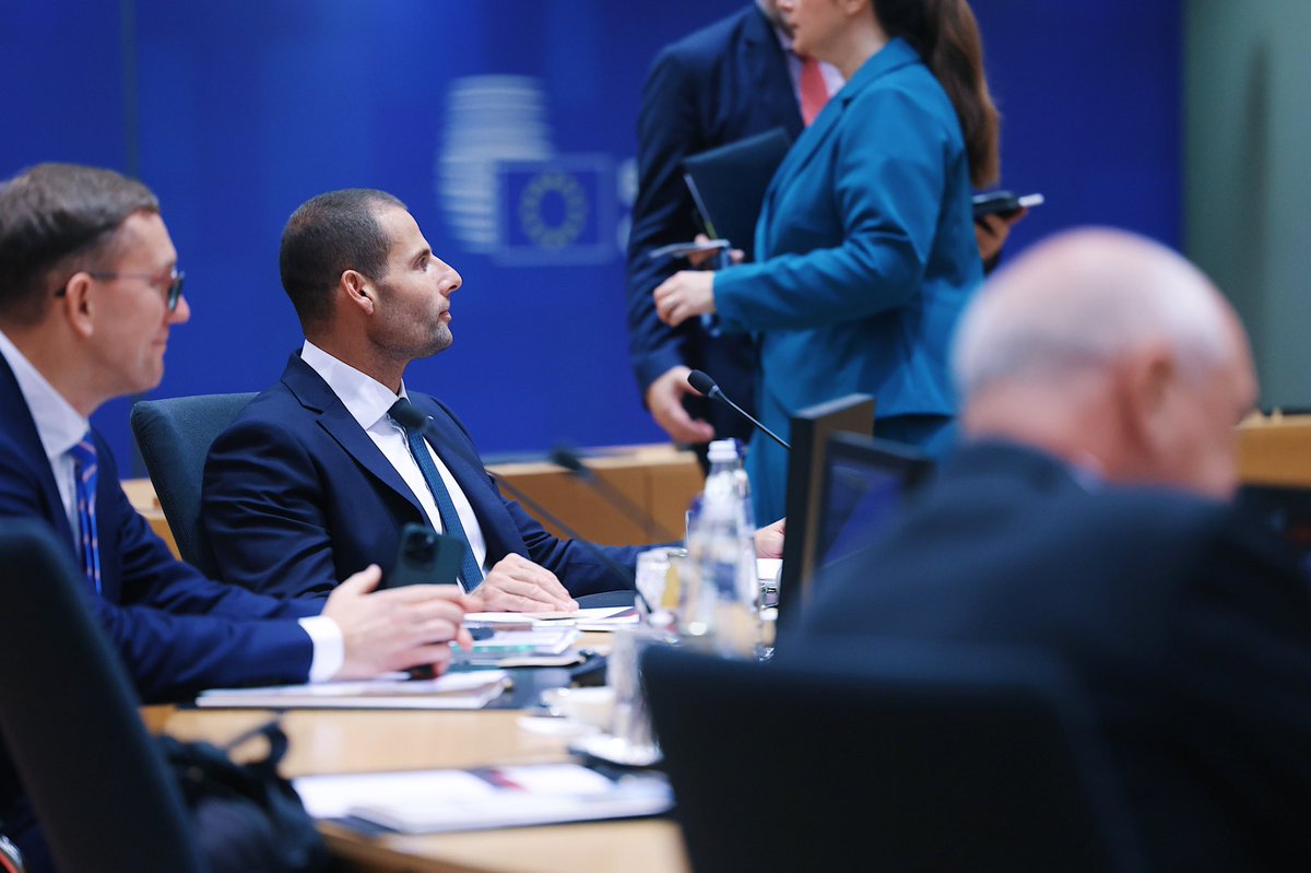 Wrapping up a productive #EUCO summit 🇪🇺 where we tackled key challenges including illegal immigration, the ongoing situation in Ukraine, as well as that in the Middle East. Together, we reaffirm our commitment to security, stability, and solidarity across Europe and beyond. - RA