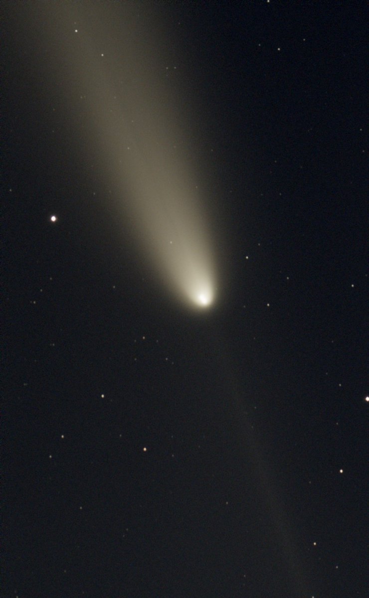 Comet Tsuchinshan-atlas. You can see the anti-tail in this picture.