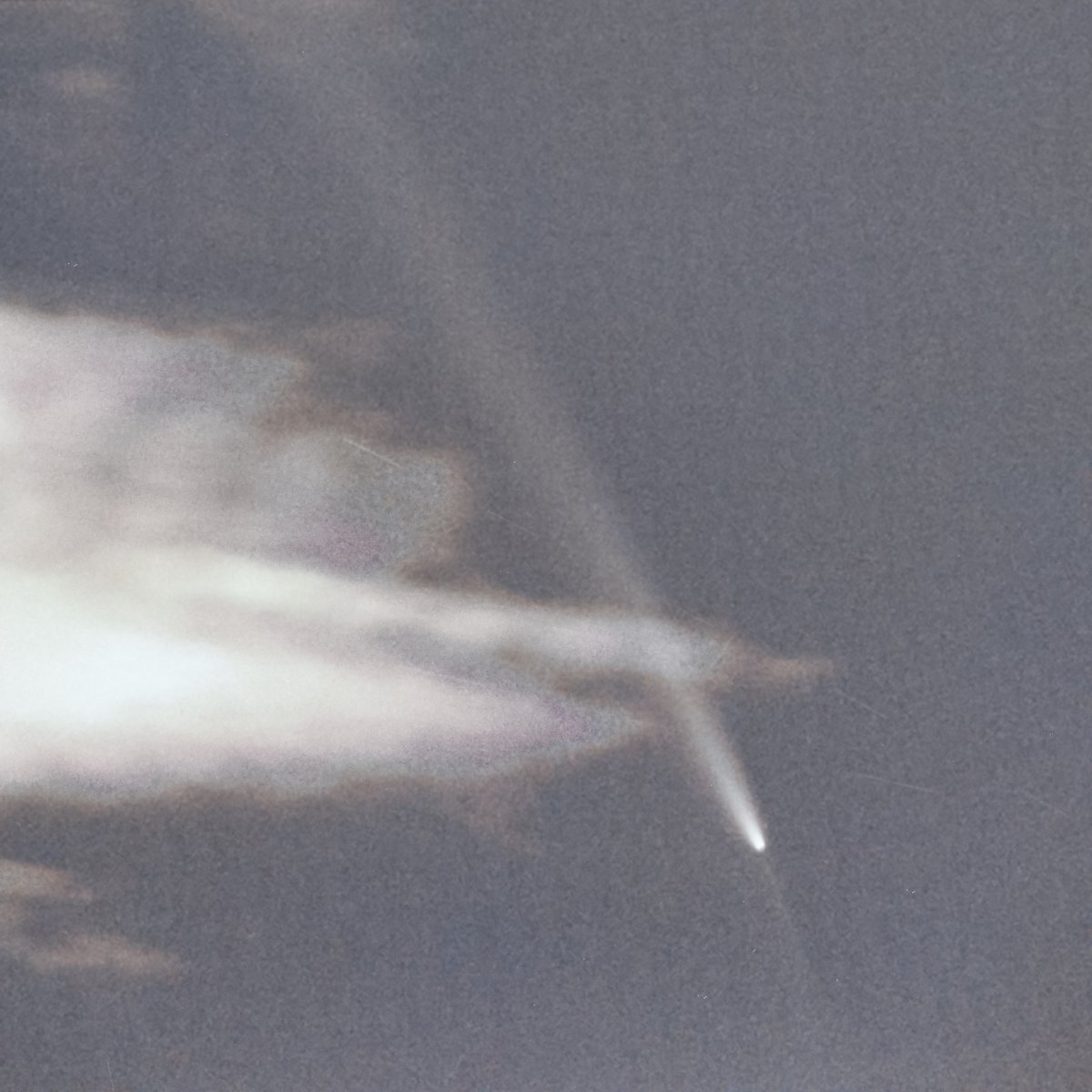 AstroPotamus's tweet photo. Last night's #Comet C2023/A3 Tsuchinshan-ATLAS. Six images, stacked with color mostly removed to emphasize anti-tail. #astrophotography  Crappy image overall, but I had crappy conditions in which to shoot. 😀 https://t.co/MXdVrysRqw