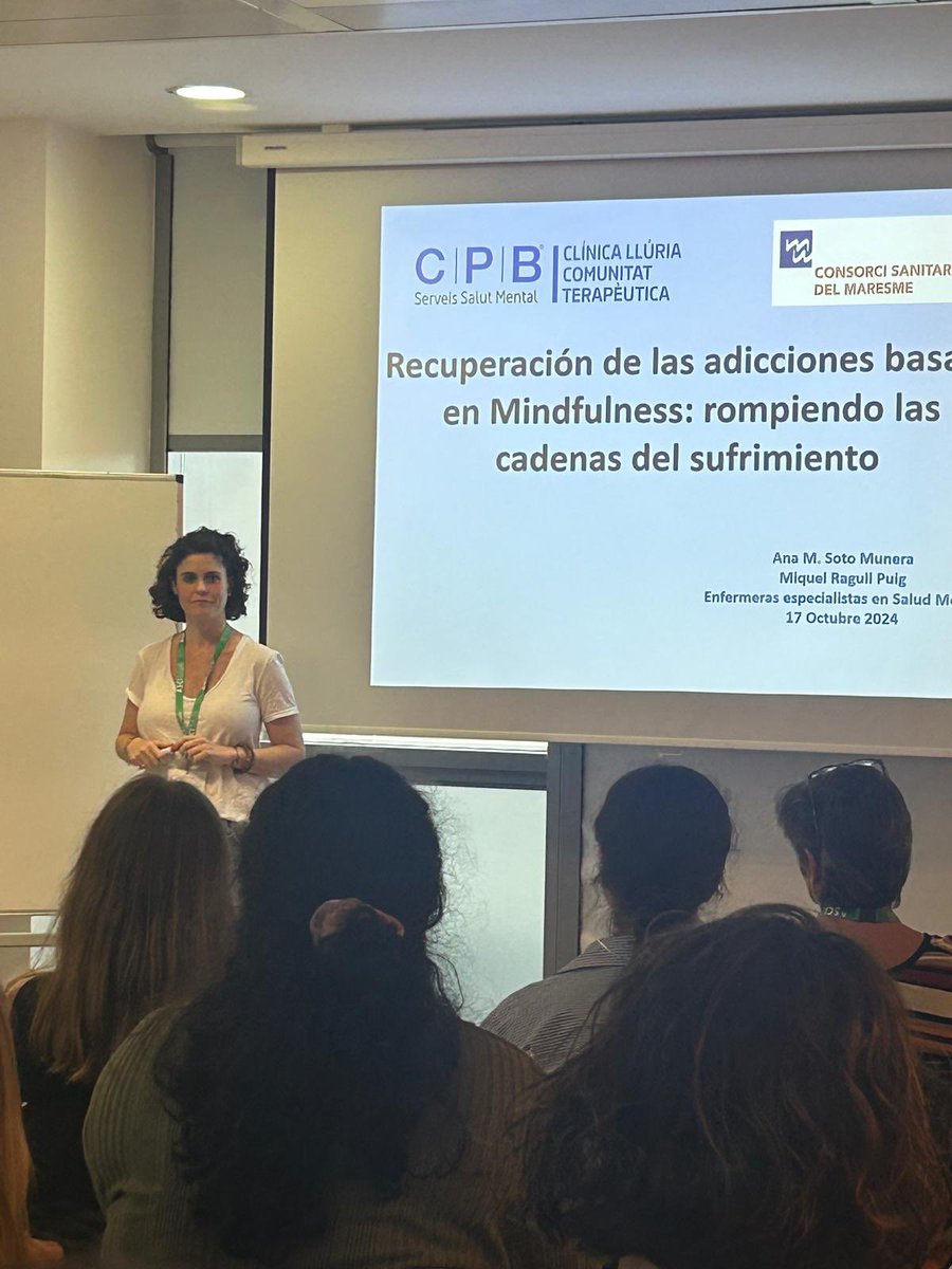 m_ragull's tweet image. Amb  @ana_sotomunera  estem encantats d haber particpat amb un taller sobre recuperacio de les adiccions basat en mindfulness (MBAR) al congres catala dinfermeria de salut mental  organitzat per l @ASCISAM al @COIBarcelona. @CSdMaresme