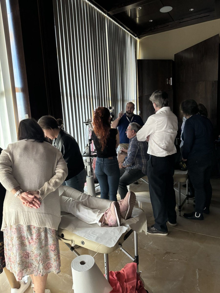 Medicina Interna. Lo miro y mañana te digo. (@y_interna) on Twitter photo Las sesiones del taller de ecografía clínica, fruto de la alianza estratégica <a href="/Sociedad_SEMI/">Sociedad Española de Medicina Interna (SEMI)</a> y @secpal, han sido un éxito rotundo hoy en el Congreso Nacional de la SECPAL en Málaga.
#secpal2024 #secpal2024Málaga Las sesiones del taller de ecografía clínica, fruto de la alianza estratégica <a href="/Sociedad_SEMI/">Sociedad Española de Medicina Interna (SEMI)</a> y @secpal, han sido un éxito rotundo hoy en el Congreso Nacional de la SECPAL en Málaga.
#secpal2024 #secpal2024Málaga