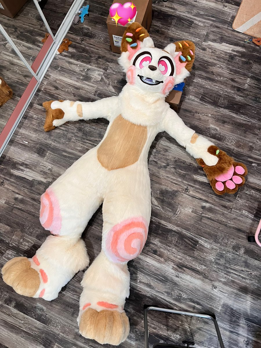 kawaiimonofurs's tweet photo. Newest cutie! Im OBSESSED with these colors!  
(Fullbody is just rested in the dtd so proportions may look stretched!) https://t.co/8JbFksSaJc