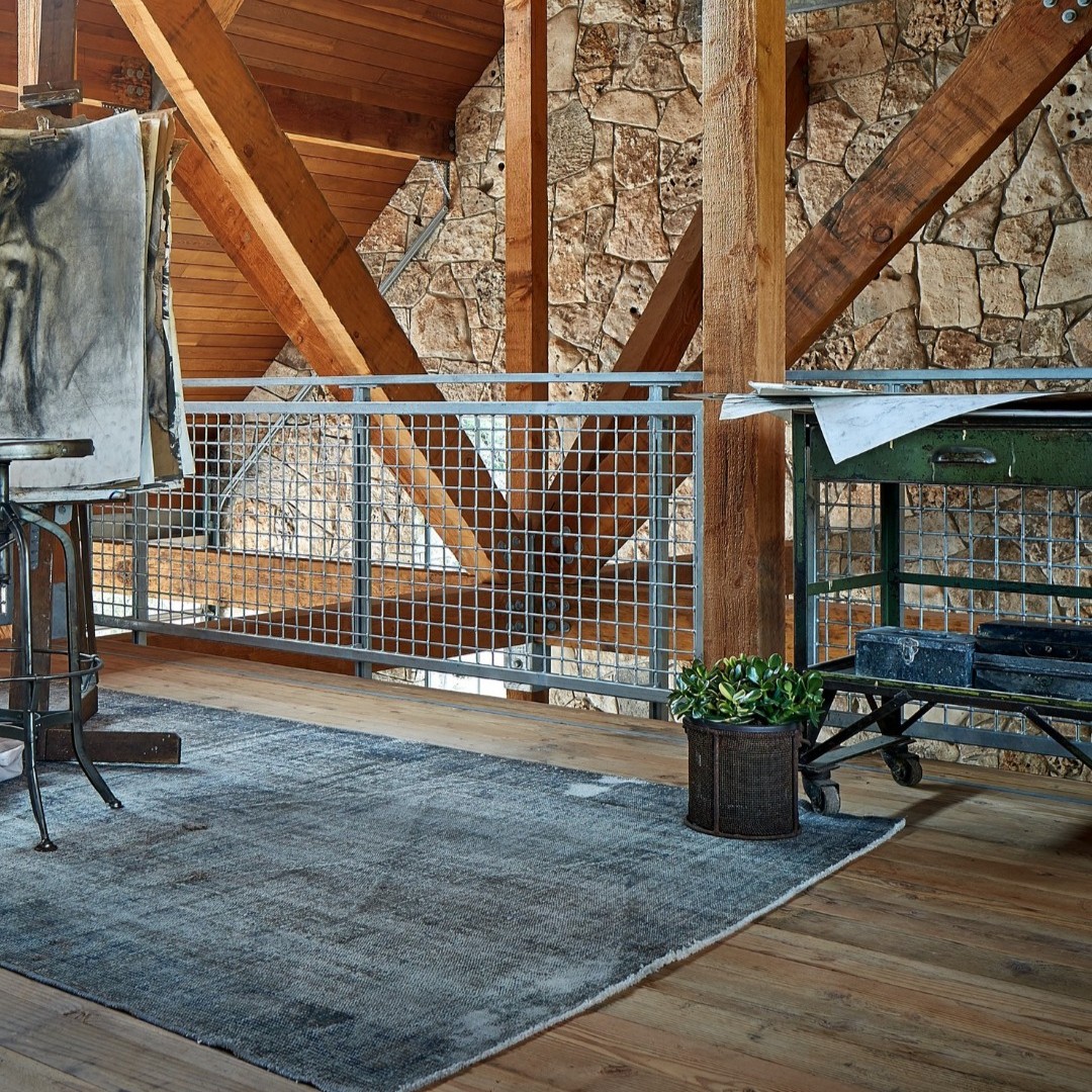 mcnicholsco's tweet image. Furman + Keil Architects thoughtfully integrates McNICHOLS® Wire Mesh Infill Panels in this multi-purpose studio, connecting the interior spaces with its surrounding environment and natural structure. #formandfunction
Architecture: Furman + Keil Architects
Contractor: Crowell…