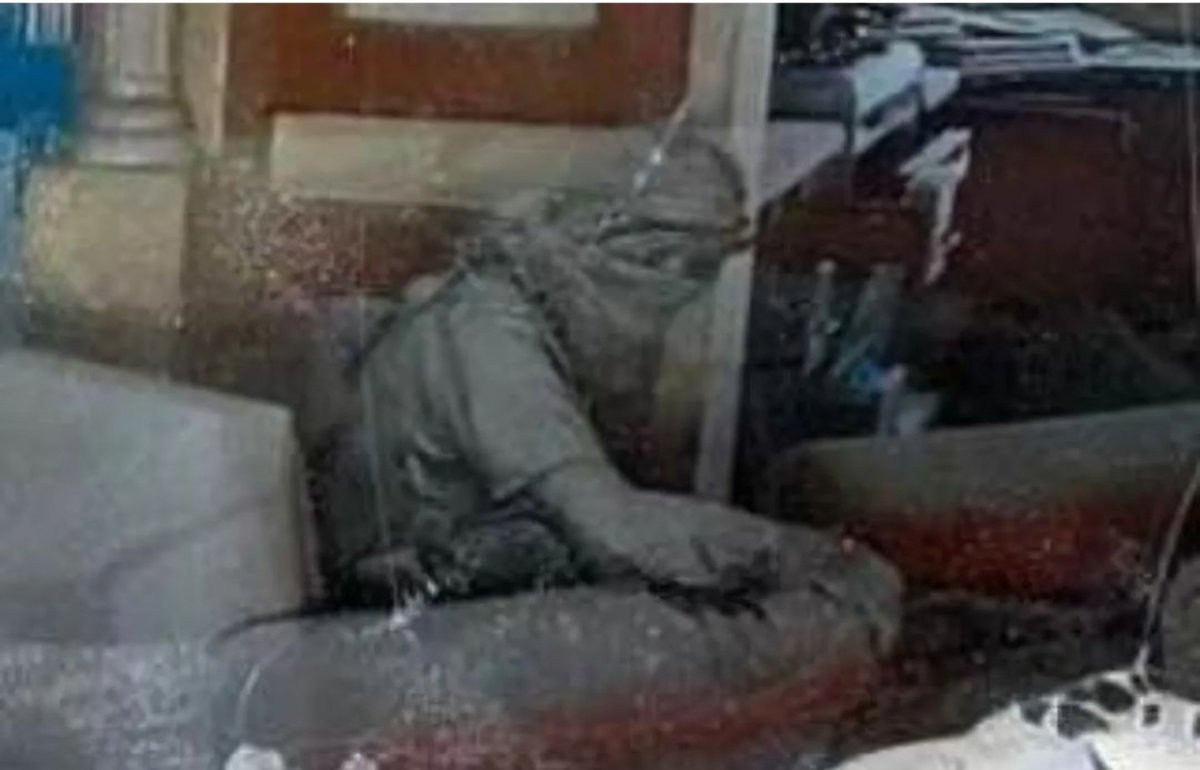 uricohenisrael's tweet photo. The last moments of the rat Sinwar
he leader of the murderers and architect of the October 7 attack, Sinwar, ended his life wounded, trying to fight an IDF drone with a stick and stones. This is the pathetic end of a wicked man https://t.co/aA5vZFB0kV