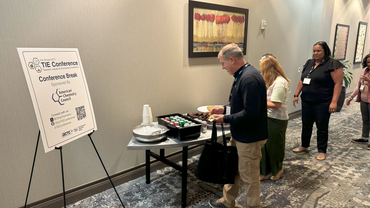 OhioChemistry's tweet photo. Sweet boost for the home stretch! πͺπ§ Thanks to @AmChemistry for fueling our #TIEConference teachers with a delicious snack break. Time for sugar-powered science education! π§ͺπ₯ #STEMEducation #TeacherFuel https://t.co/JnkNl8ClGr