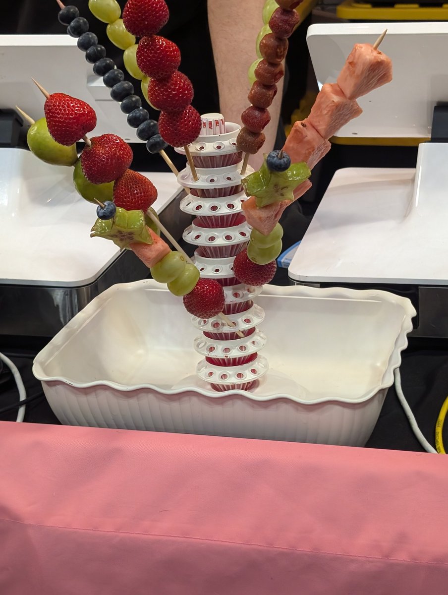 typewriter sinking into the sea tweet media