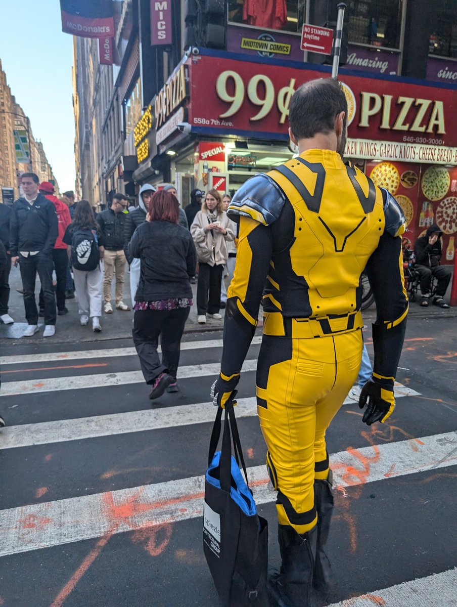 typewriter sinking into the sea tweet media