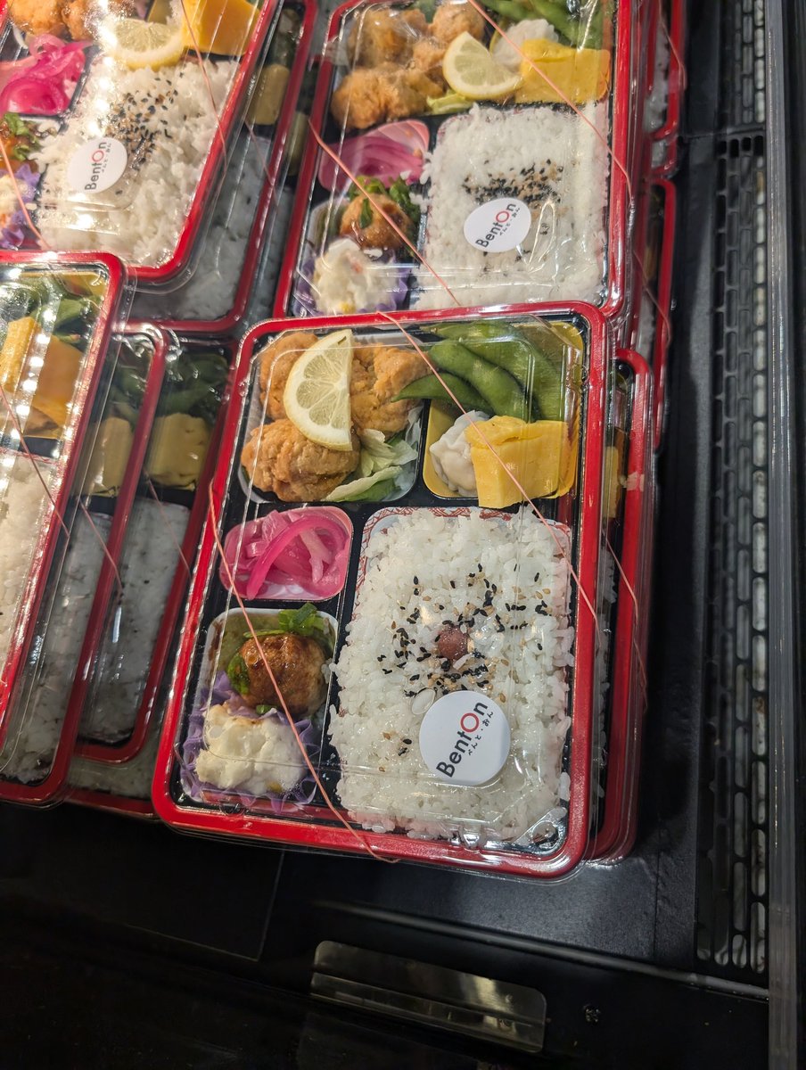 typewriter sinking into the sea tweet media