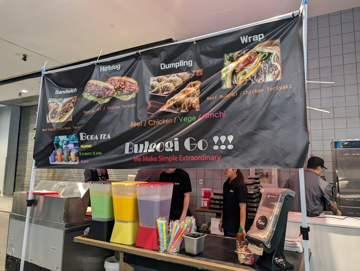 typewriter sinking into the sea tweet media