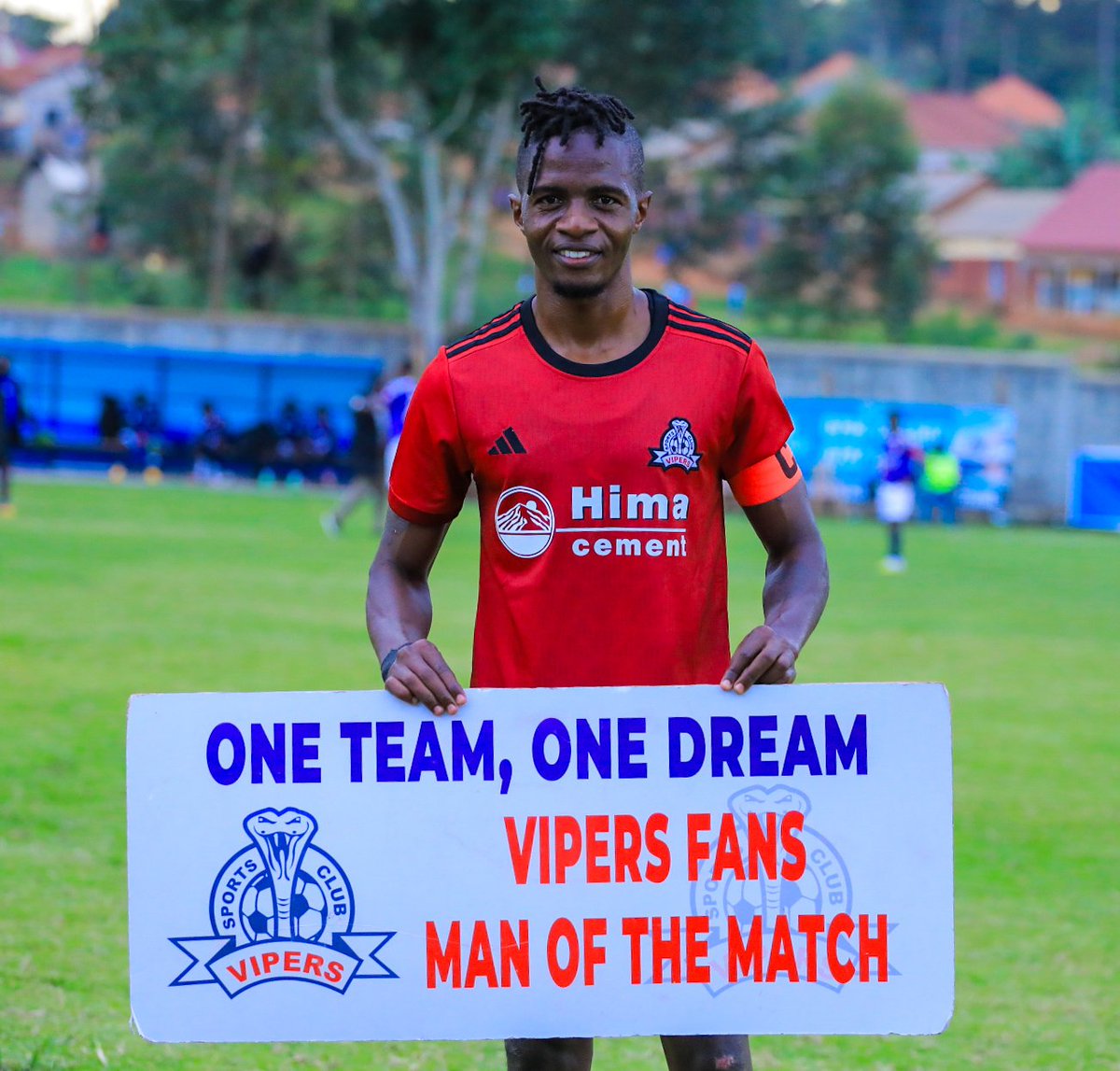 FansVipers's tweet photo. Caption @miltonkarisa29 Was Our Man Of The Match Today Against Wakiso Giants.
#WAKVIP
#SMASK
#VipersScFans
#OneTeamOneDream
Follow Us on
X
https://t.co/Kf7si6pomY
FACEBOOK
https://t.co/GQBUw2Jjkx
INSTAGRAM
https://t.co/mf1pl8dvNI
YOUTUBE
https://t.co/KqdDKVVmiR https://t.co/PhWDUidDNV